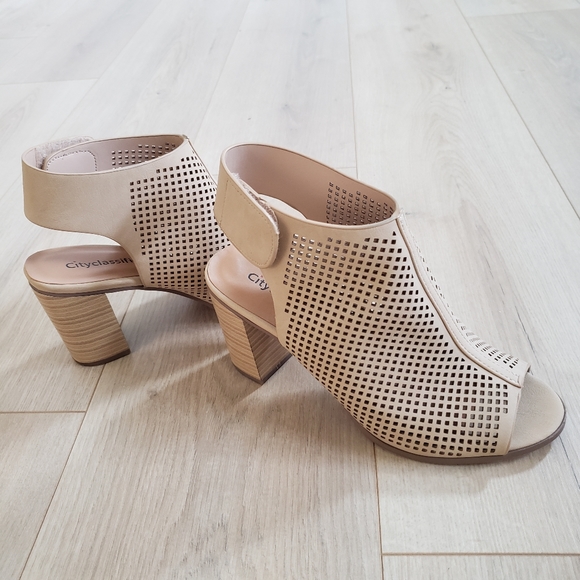 City Classified Peep Toe Slingback Chunky Stacked Heel Ankle Bootie 7 - Picture 4 of 7